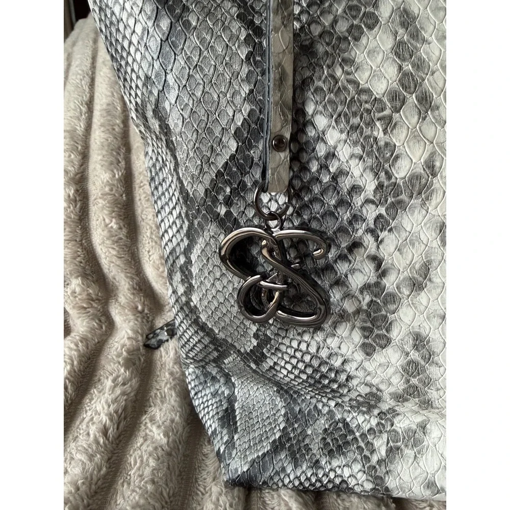 Jessica‎ Simpson Grey Snakeskin Print Tote Bag Crossbody Handbag JS Logo Charm